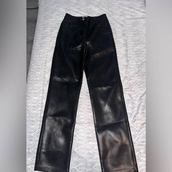 Aritzia Melina Pants in Black. Size 0. Length Regular. - Picture 4 of 4